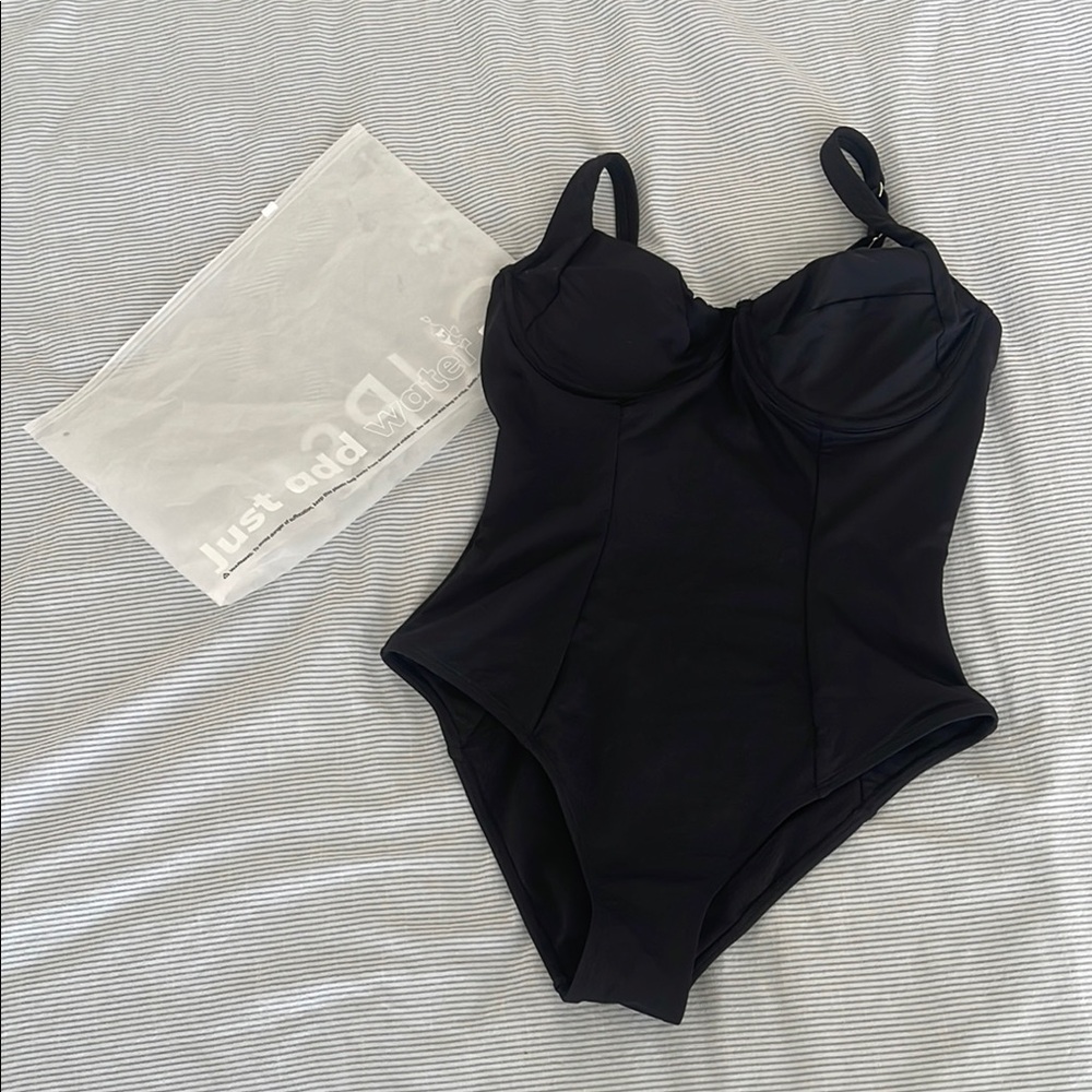 Cupshe Black One Piece Swimsuit with Sweetheart Neckline